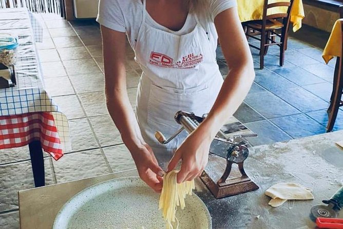 Cooking lesson: tagliatelle, mozzarella and tiramisu - Homemade limoncello closes the afternoon