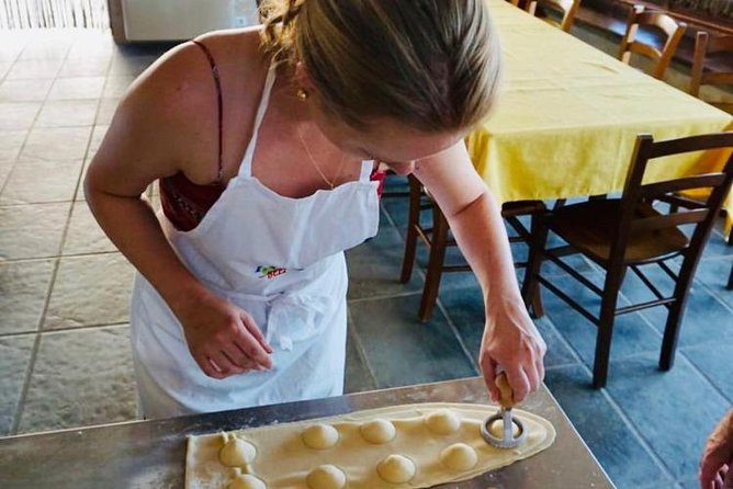 Cooking lesson: tagliatelle, mozzarella and tiramisu - Starting with tiramisu and a relaxed welcome