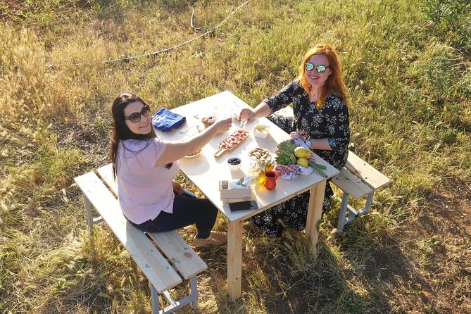 Cretan Farm Tour with Cheese-Making, Olive Oil Tasting & Picnic - Why the family setting matters