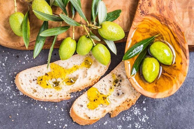 Deluxe Experience: Mozzarella, Oil and Wine Tasting on the Amalfi Coast - What this Naples food tour actually covers