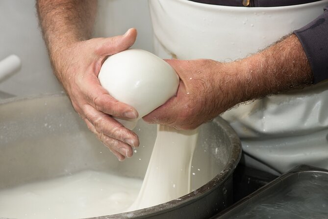 Deluxe Experience: Mozzarella, Oil and Wine Tasting on the Amalfi Coast - Tramonti: mozzarella at an old local dairy