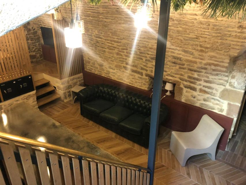 Dijon: Cheese and Burgundy Wine Tasting Workshop - Emeline’s teaching style and language options