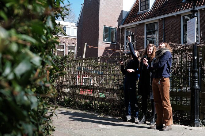Discover Gouda with a self-guided Outside Escape city game tour! - Starting the case on Agnietenstraat