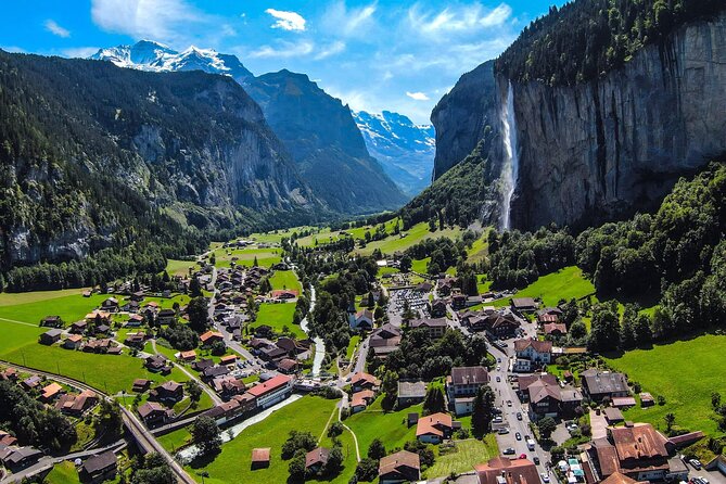 Discover Lauterbrunnen with CHEESE & CHOCOLATE - Why Lauterbrunnen Makes Such a Good Walking Tour
