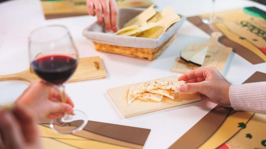 Dolianova: visit and workshop in a cheese factory - Why Dolianova is a good place for a cheese visit