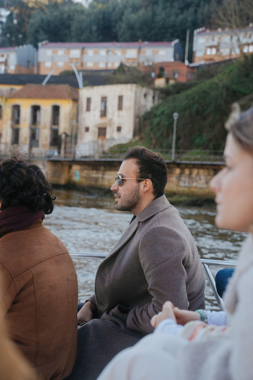 Douro River Cruise with Cheese & Tonic Porto in a Sailboat - Starting at R. da Praia 430