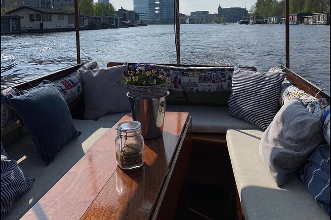 Dutch Cheese & Drinks Guided Amsterdam Boat Tour, All Inclusive - Grand houses along the Golden Bend