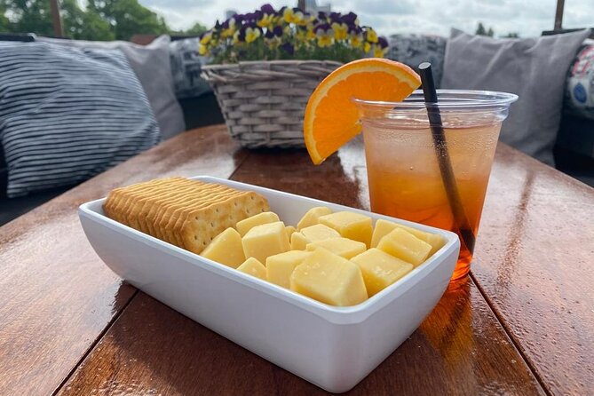 Dutch Cheese & Drinks Guided Amsterdam Boat Tour, All Inclusive - The Seven Bridges on Reguliersgracht