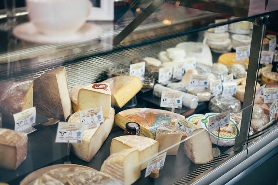 Edinburgh: Cheese Crawl with Local Guide - George Mewes Cheese and the first taste of the route
