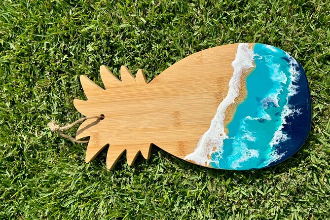 Epoxy Resin Cheese Board Art Class - What you actually learn during the 90-minute class