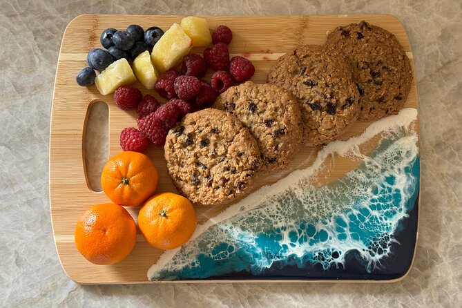 Epoxy Resin Cheese Board Art Class - The best parts, and the limits