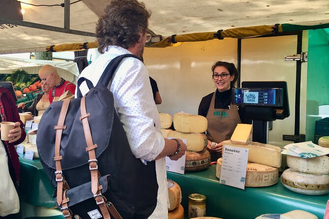 Exclusive Cheese Walk & Dutch Wine Discovery - The Nine Streets: shopping for the tasting