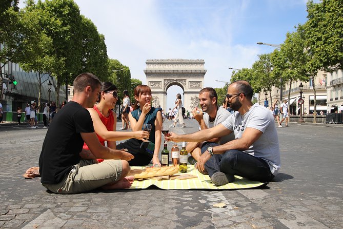 First Day Bike Tour, Top Sights, hidden gems, Wine&Cheese picnic - Why a bicycle is a smart way to meet Paris