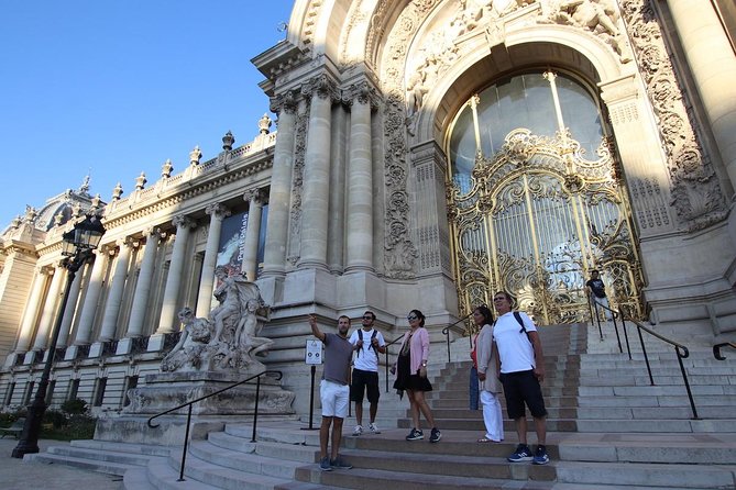 First Day Bike Tour, Top Sights, hidden gems, Wine&Cheese picnic - Pont d’Iéna and the Eiffel Tower: a strong opening view