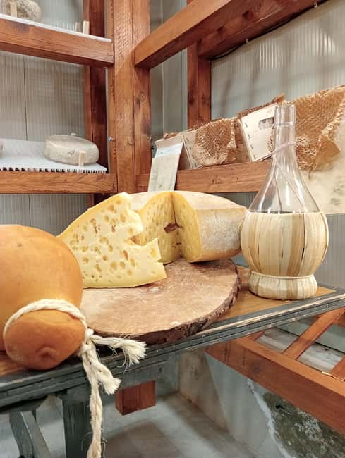 Florence: The secret of wine, cheese and olive oil at a farm - Leaving Florence for the Chianti hills