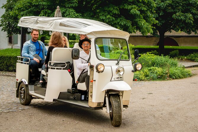 Fondue and wine private Tuk Tuk tour in Geneva - Key points at a glance