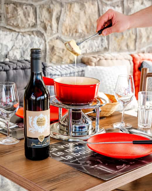 Fondue in the heart of the Lavaux vineyard - Tasting three wines made at the estate