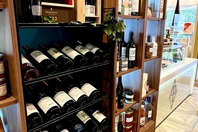 French Wine and Cheese Master Class Near the Eiffel Tower - The guide makes the difference
