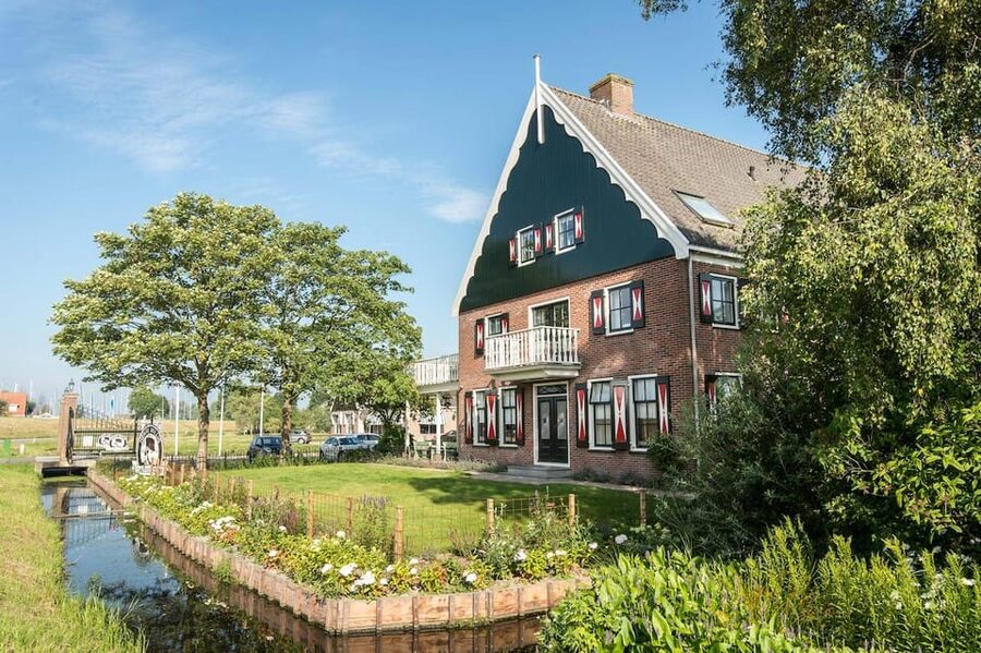 From Amsterdam; Alkmaar Cheese market & Zaanse Schans - Timing, group size, and value