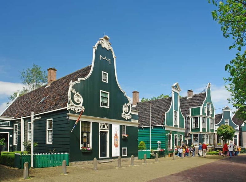 From Amsterdam: Volendam and Zaanse Schans Tour with Cheese - Zaanse Schans: windmills, craft, and postcard scenery