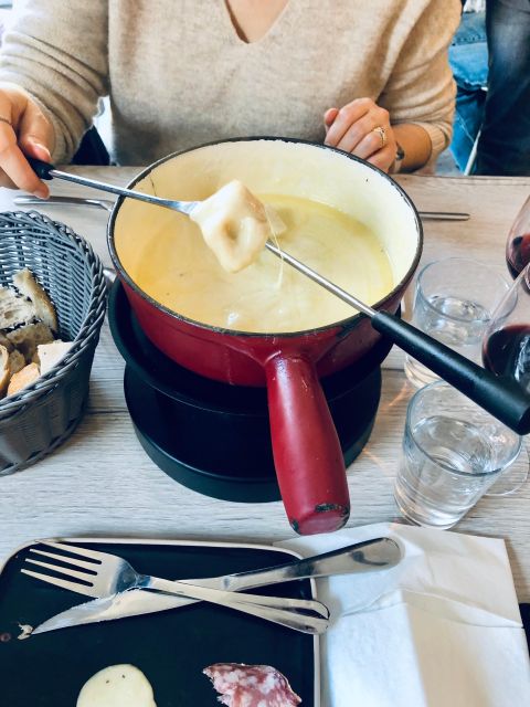 From Geneva: Gruyére Chocolate and Cheese Tasting Day Trip - Gruyères Castle and the medieval town