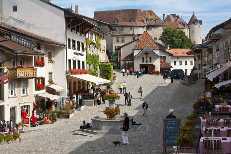 From Geneva: Gruyères Cheese & Chocolate Full-Day Trip - Leaving Geneva for the Fribourg Alps