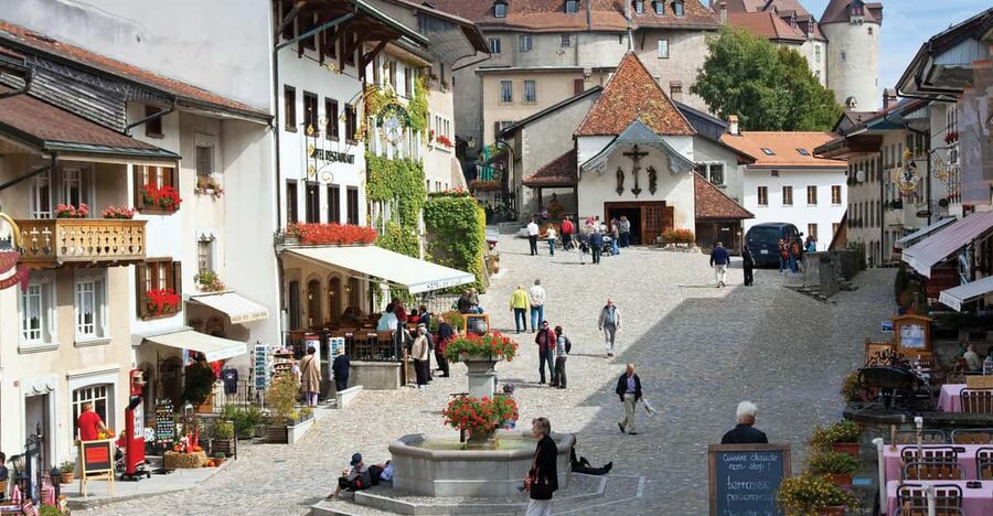 From Geneva: Gruyères Private Tour Cheese & Chocolat Factory - Key points to know before booking
