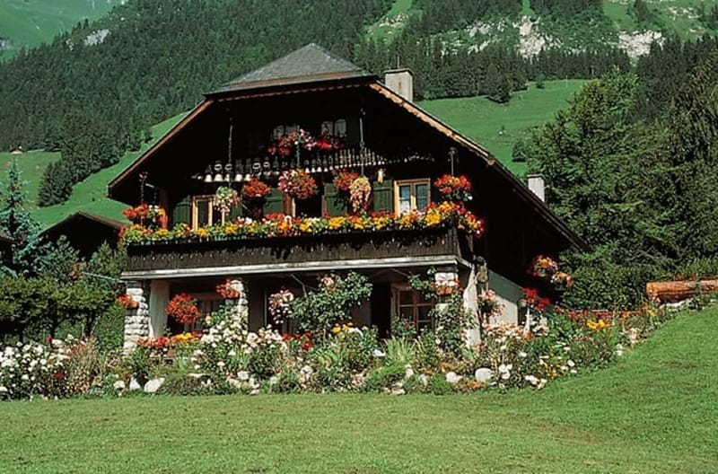 From Geneva: Gruyères Tour with Cheese & Chocolate Factories - Maison Cailler and the serious business of chocolate