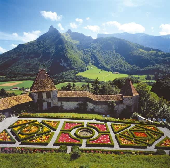 From Geneva: Gruyères Tour with Cheese & Chocolate Factories - Lunch and free time in Gruyères