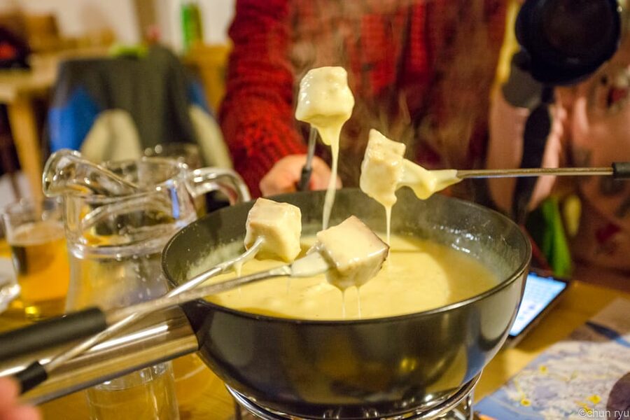 From Interlaken: Night Sledding with Cheese Fondue Dinner - Practical clothing advice for the ride