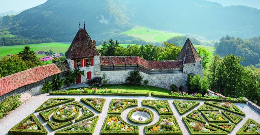 From Montreux: Gruyères City Cheese and Chocolate Day Tour - Why this day from Montreux works well