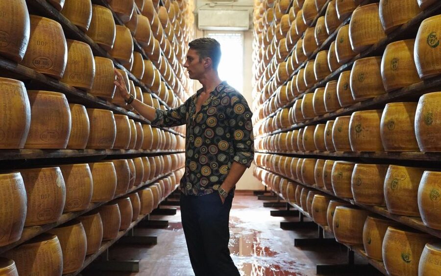 From Parma: Parmigiano and Parma Ham Guided Food Tour - Inside the Parmigiano Reggiano Caseificio