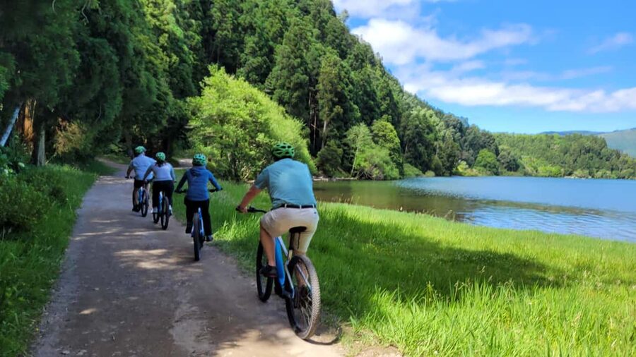 Furnas: Guided E-bike Tour with Cheese Tasting - Why Furnas works so well on two wheels