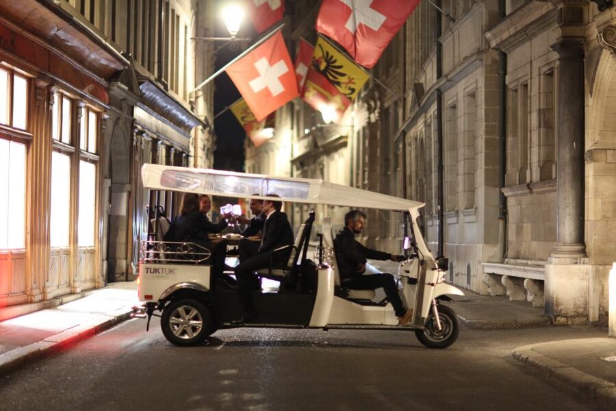Geneva: tour with fondue and wine in TukTuk - Geneva sights that make the ride worthwhile