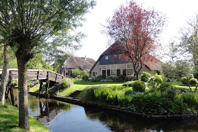 Giethoorn Day Trip from Amsterdam With Cruise and Cheeseplatter - Returning to Amsterdam after a long day
