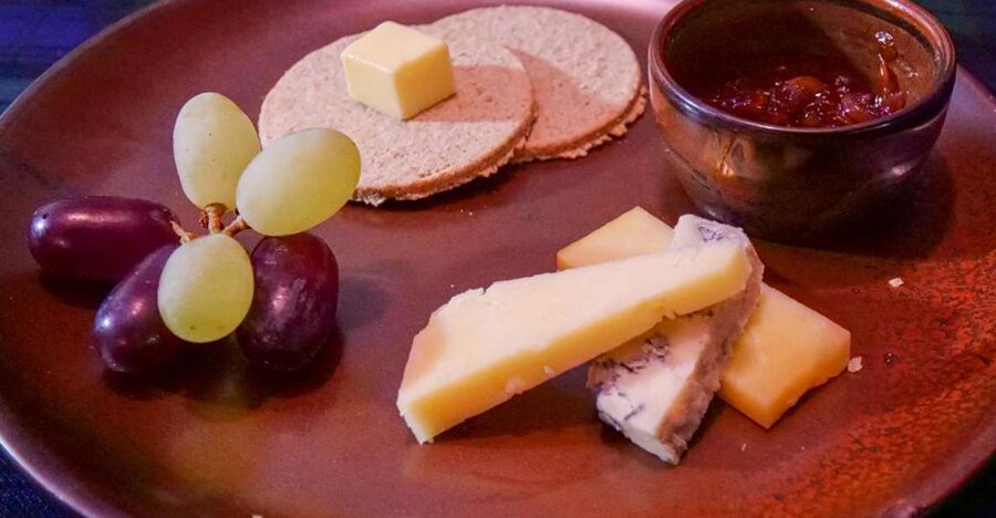 Glasgow: Whisky tasting and Scottish Cheeseboard - Private group, English service, and age rules