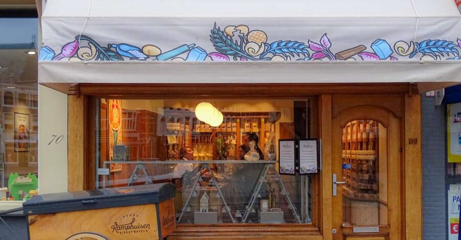 Gouda: Syrup Waffle Factory Ticket with a Waffle - Key points at a glance