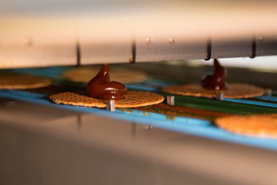 Gouda: Syrup Waffle Factory Ticket with a Waffle - How the staff shape the experience