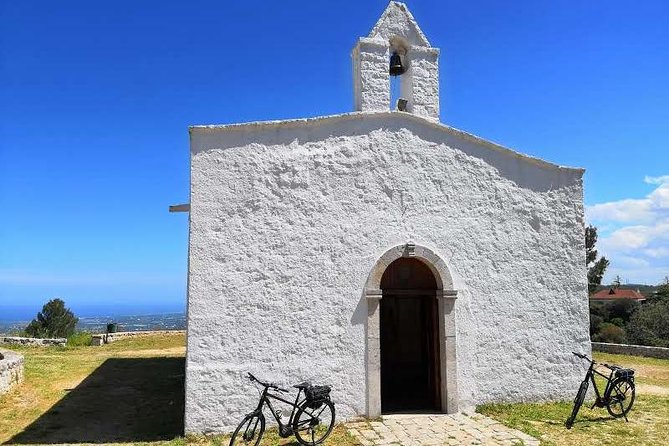 GPS self guide Alberobello and Masseria + Mozzarella and Focaccia tastings by E-bike - Alberobello and the trulli streets