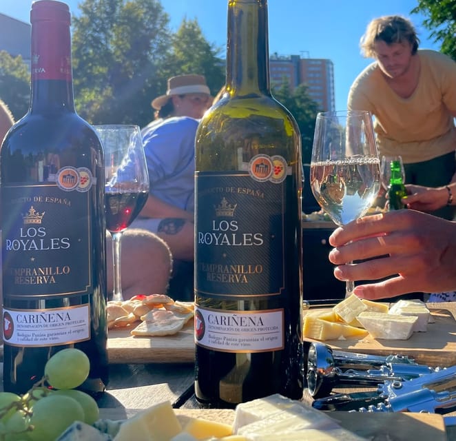 Groningen: Evening Cheese and Wine cruise - Noorderhaven and the living boats