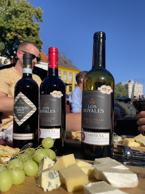 Groningen: Evening Cheese and Wine cruise - Who should book this cruise?