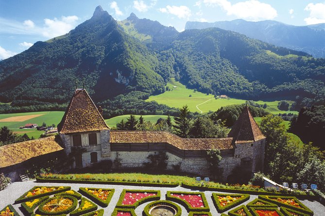 Gruyères Tour from Geneva With Train, Chocolate and Cheese - Guides, group size, and the pace of the day