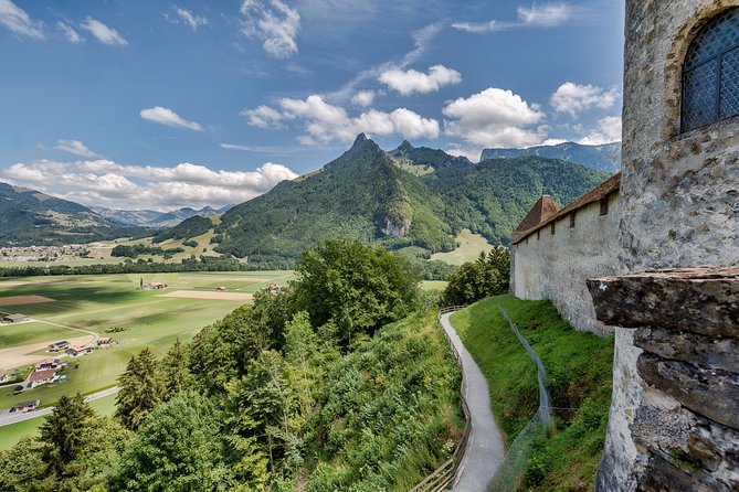 Gruyères Tour from Geneva With Train, Chocolate and Cheese - Who should book this experience