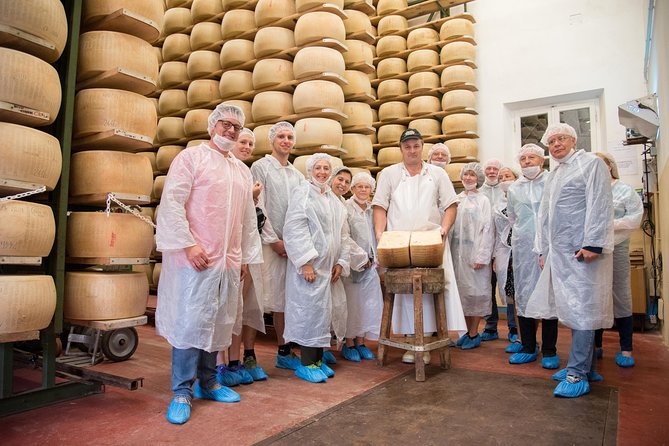 Guided group tour TastyBus: Parmesan Cheese and Parma Ham - Why Parma is the right place for this food tour