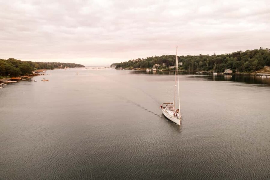Halifax: Sunset Wine and Cheese Sailboat Cruise - What the guides add to the experience