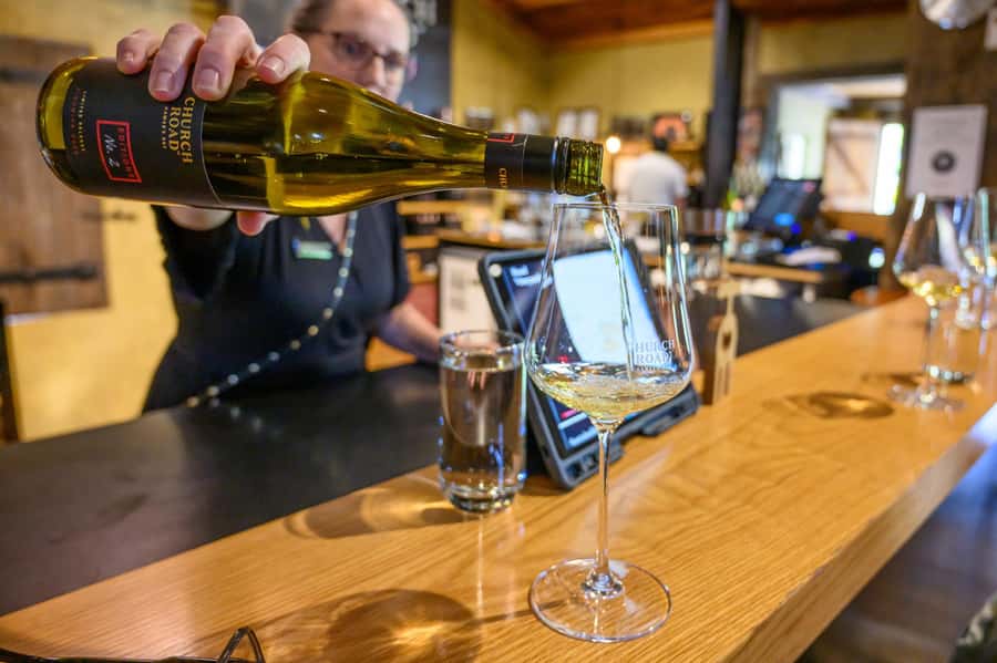 Hawkes Bay: Half-Day Wine Tour with Tastings and Cheeseboard - A second 45-minute stop among the vineyards