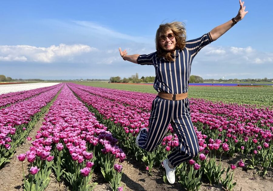 Keukenhof: Private Tulip & Windmill tour with cheese tasting - Walking through Zaanse Schans