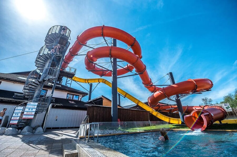 Krakow: Zakopane Cable Car, Vodka, Cheese & Hot Springs Tour - Three hours at Terma Bania