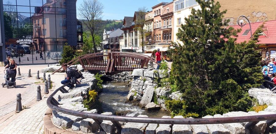 Krakow: Zakopane, Funicular, Cheese, and Highland Day Trip - The bacówka cheese tasting