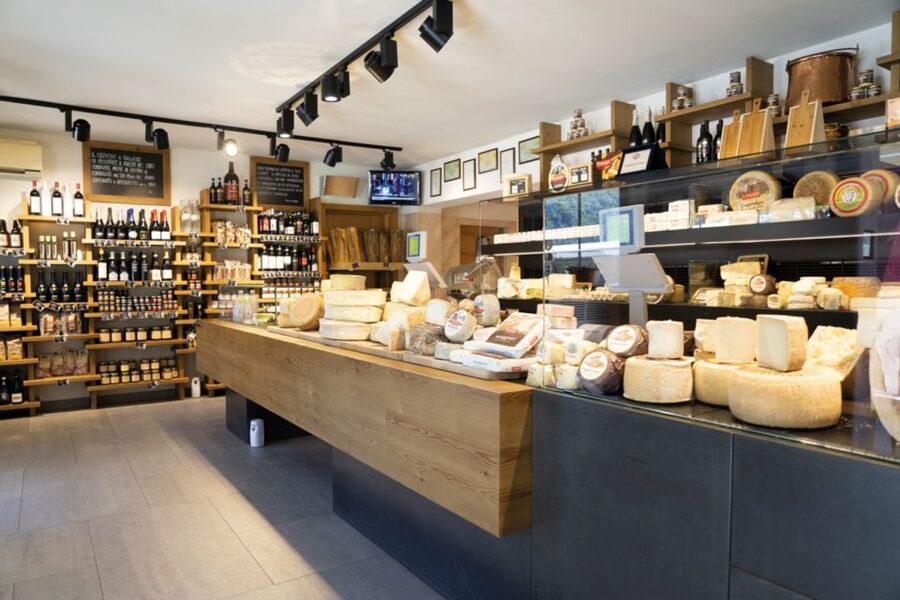 Lake Como: Cheese Factory Tour and Tasting in Valsassina - Key points at a glance